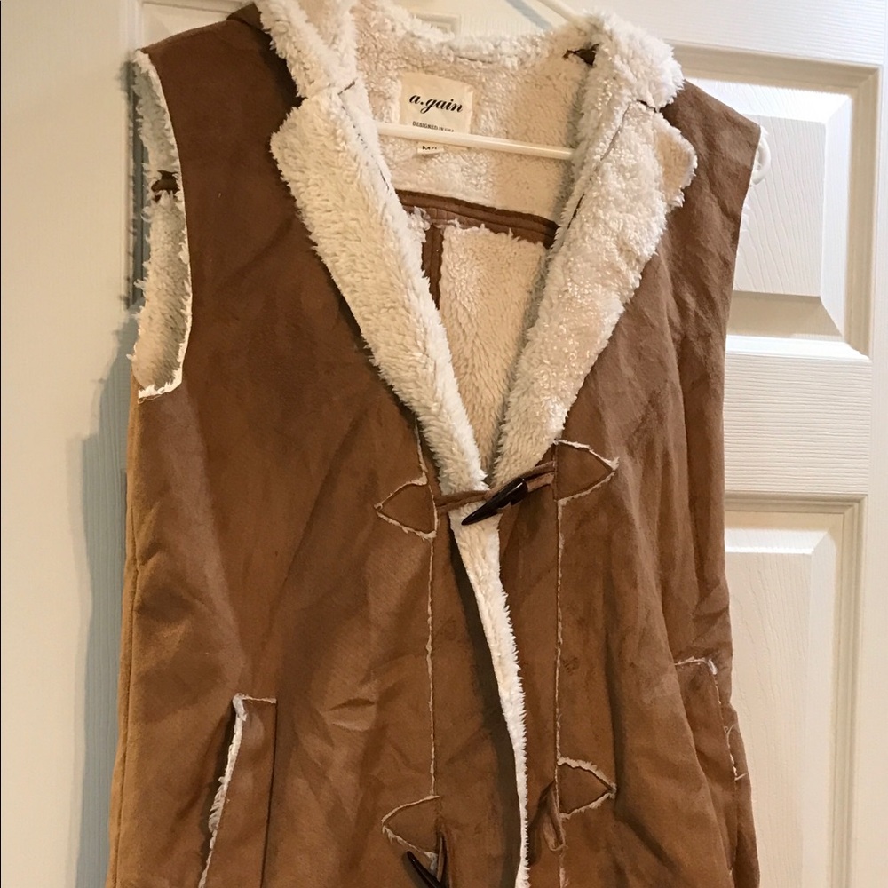 Hooded Sleeveless Vest Size M/L
