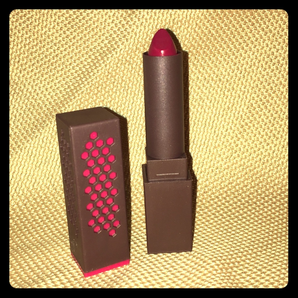 Burt's Bees Lipstick in 514 Brimming Berry