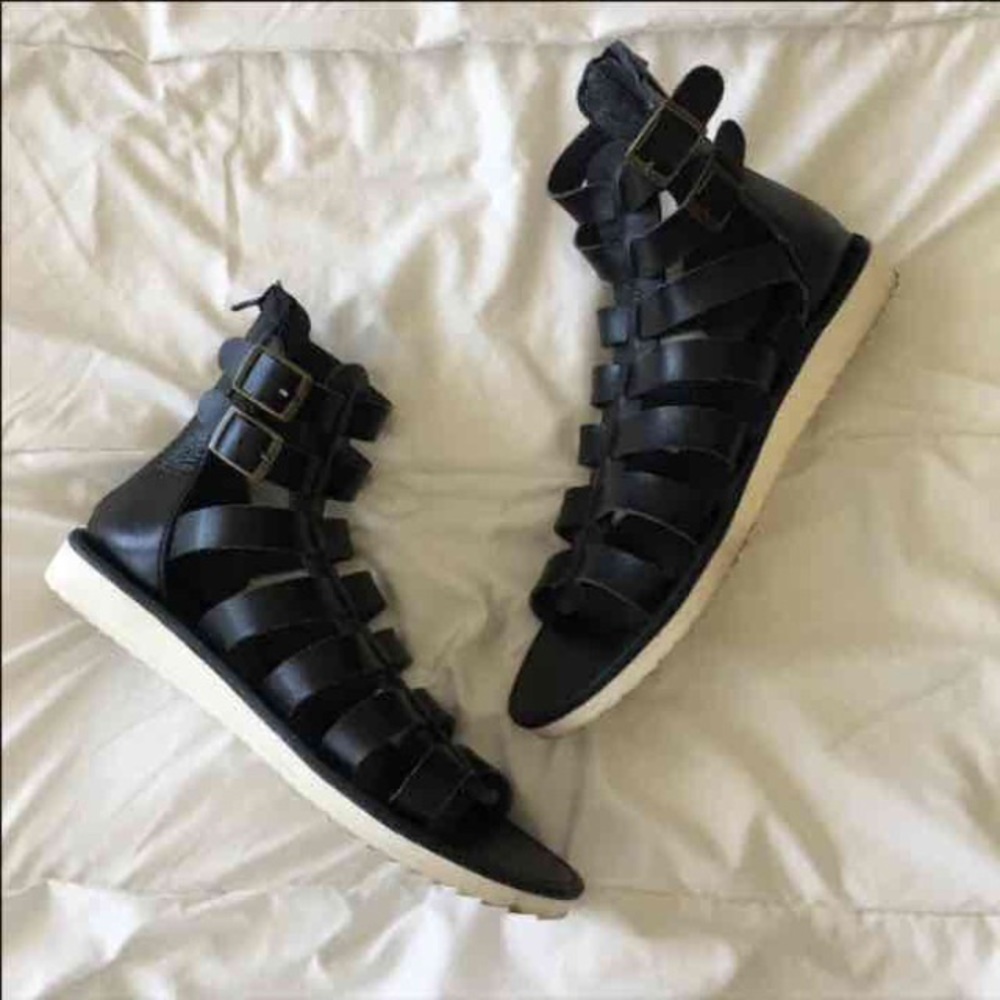 Ⓜ️SOLDⓂ️Gladiators sandals