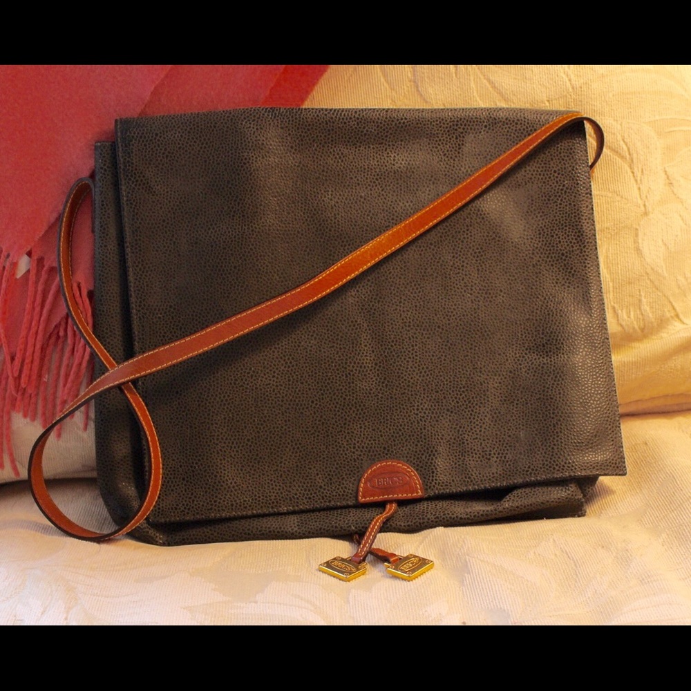 Bric's Olive Messenger Bag