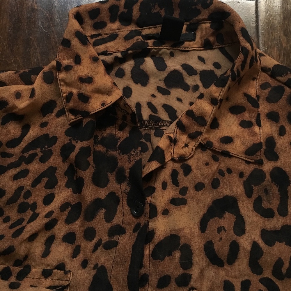 Cheetah blouse! - Picture 2 of 3
