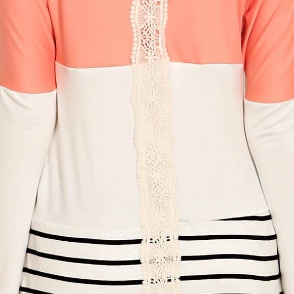 Lace Panel Back/Coral Color Block Top - Picture 2 of 2