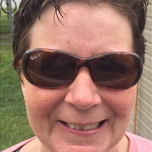 Meet your Posher, Angie