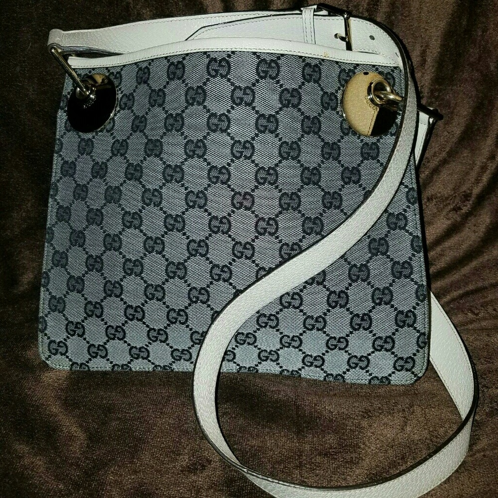 Gucci Vintage Cross body Purse
