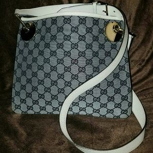 Gucci Vintage Cross body Purse
