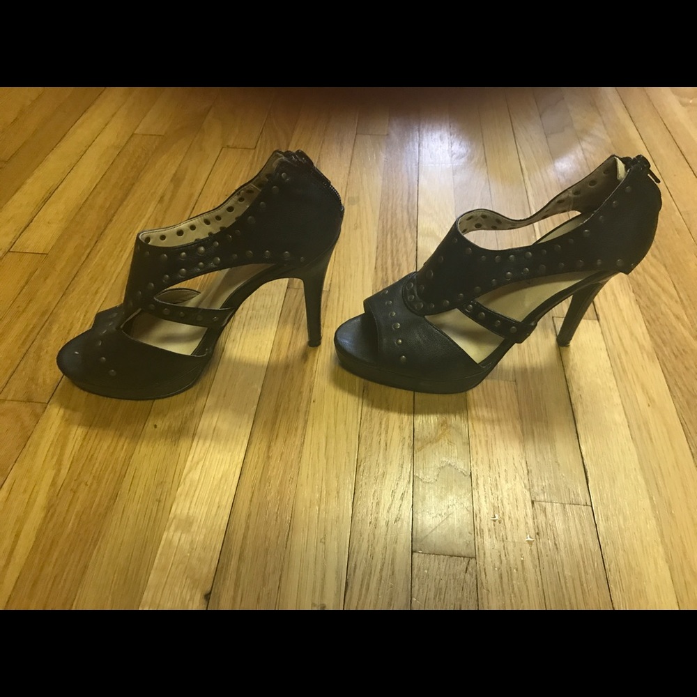 Wild Diva black heels 7🎈🎈