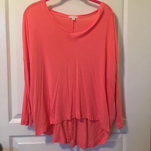 Coral 3/4 sleeve v neck