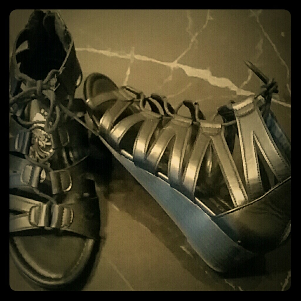 Gladiator Wedge LIKE NEW!