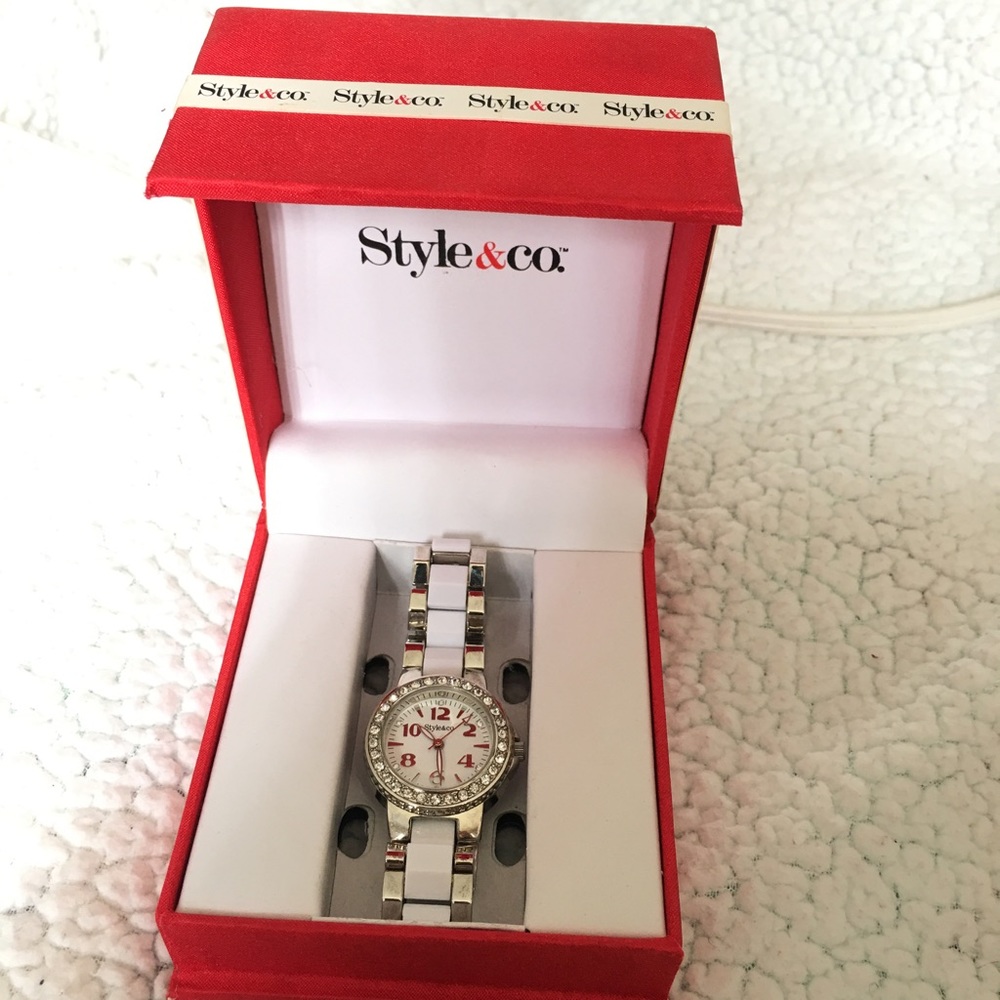 ✨STYLE & CO SILVER WATCH✨