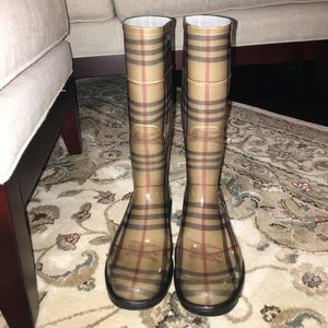 Burberry check rain boots.