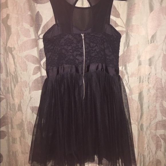 Black semi-formal dress - Picture 2 of 2