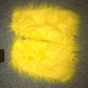 Yellow leg warmers