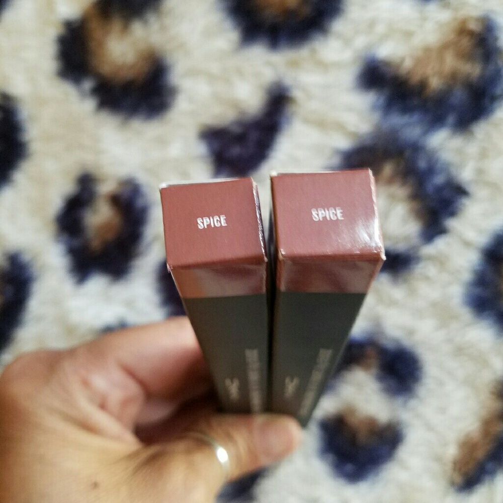 Mac (2) Pencil lipliners