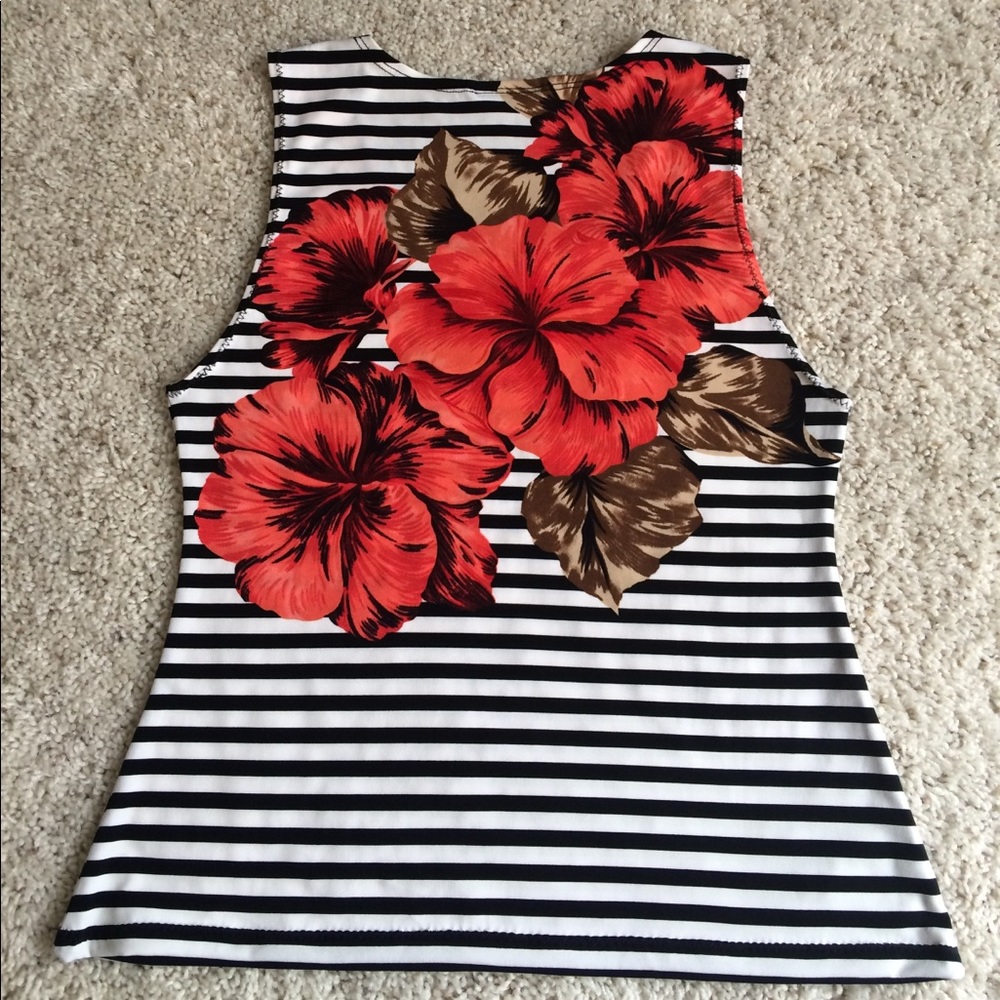 🌺 Vintage Hibiscus Top 🌺