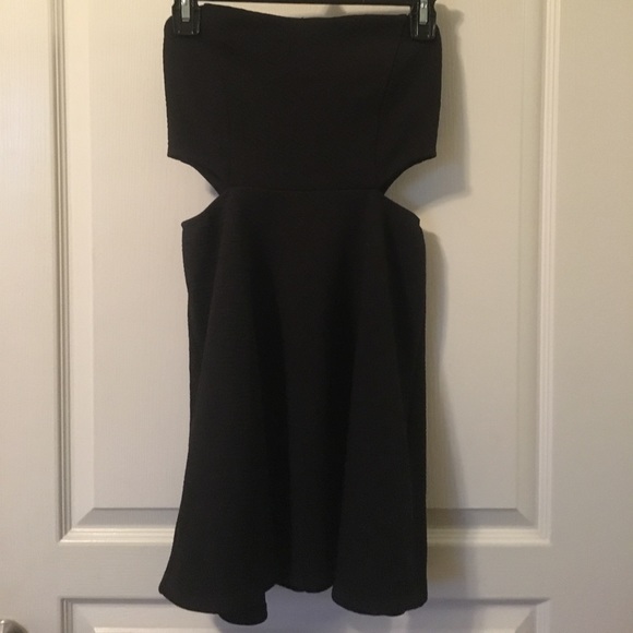 Black cut out side dress - Picture 1 of 4