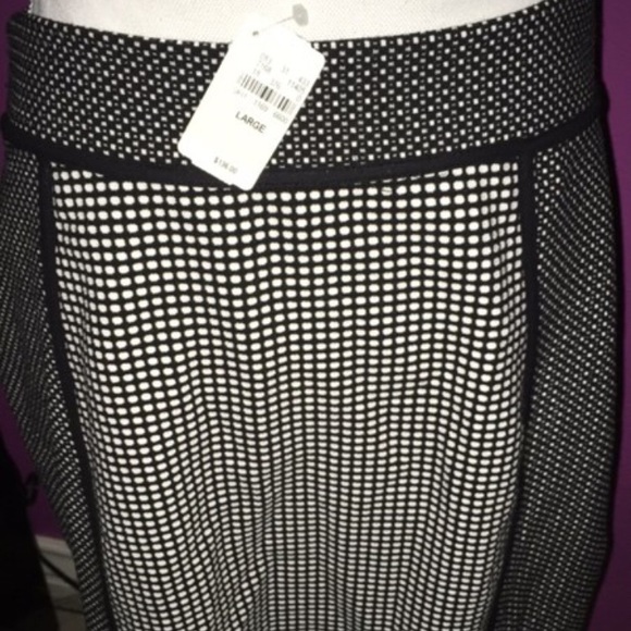 Neiman marcus skirt - Picture 3 of 4