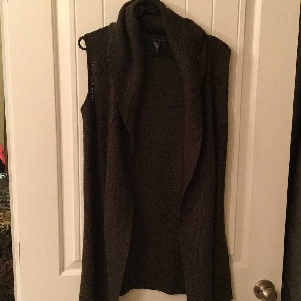 Hooded/sleeveless vest