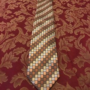Beautiful silk necktie used one time extra long!🔴