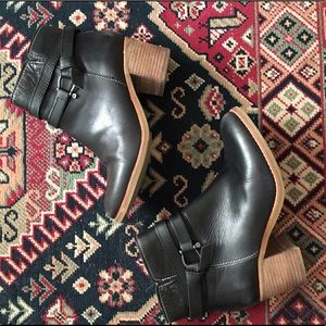 Sperry Chelton Leather black booties