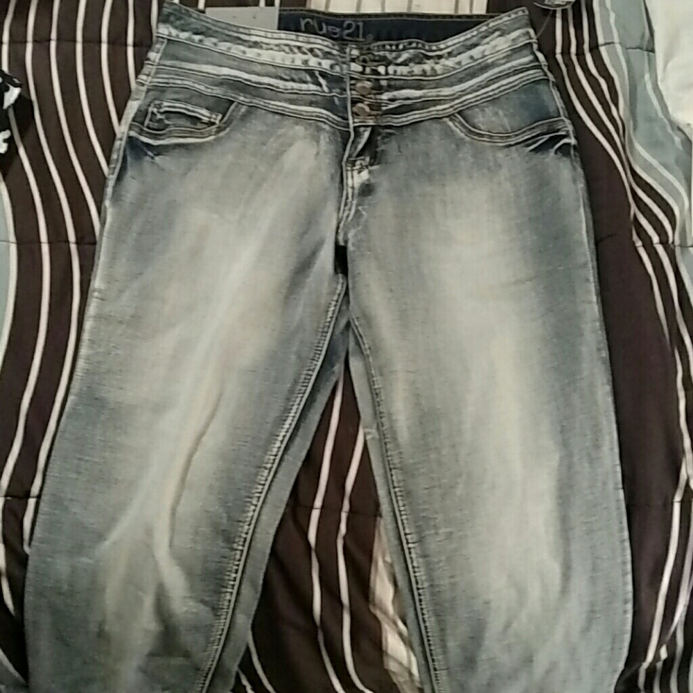 RUE 21 Jeans.