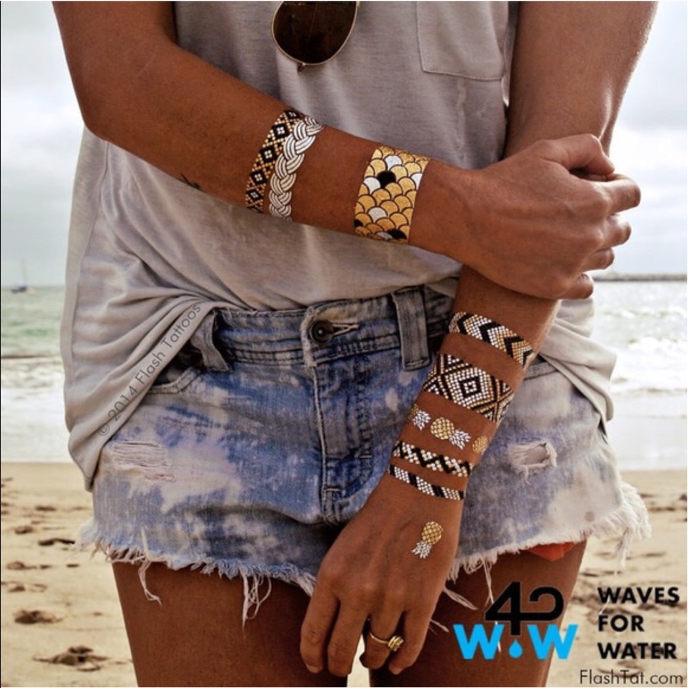 Goldfish Kiss H2O Flash Tattoo Pack