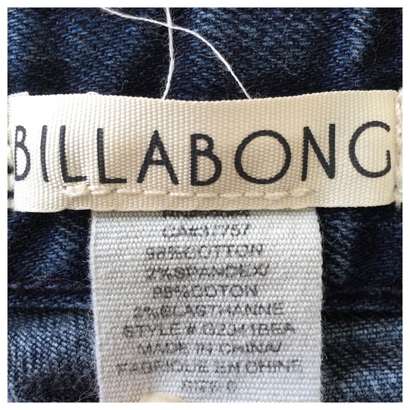 Billabong Shorts - Picture 2 of 3