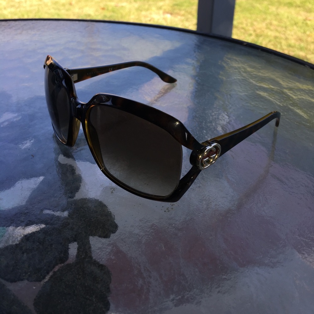 Vintage Gucci Green Tortoise Sunglasses 😎