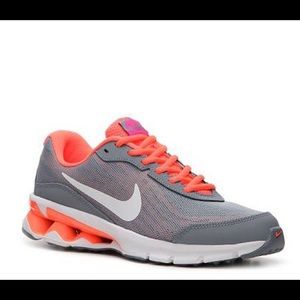Nike women's running shoe reax
