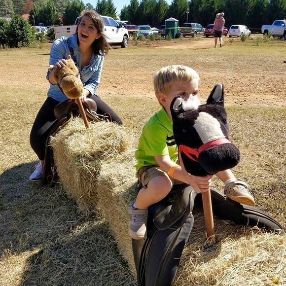 Meet your Posher, Ariel - Picture 1 of 1