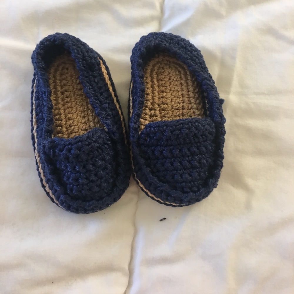 Crocheted newborn slippers
