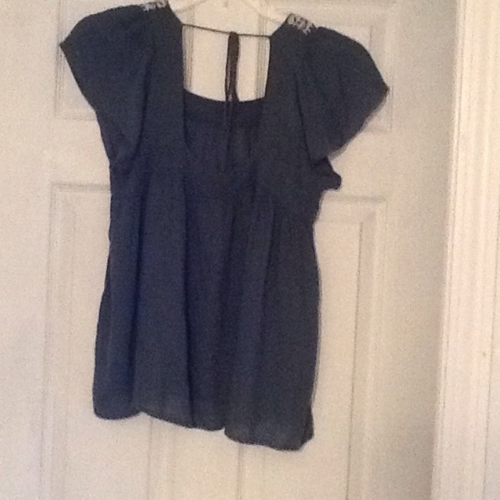 Top - Picture 2 of 2
