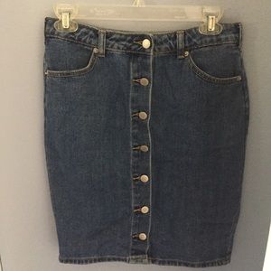 forever21 front-buttoning denim skirt