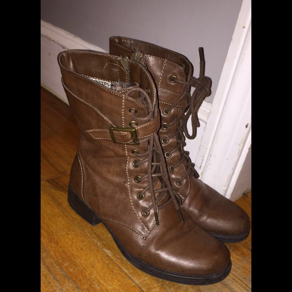 Combat boots