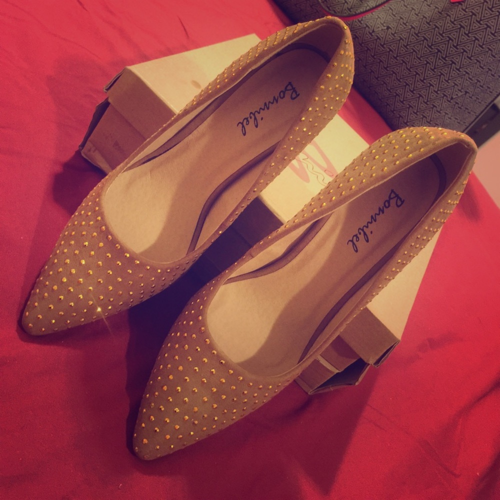 Nude Embellished Low-Heeled (almost Kitten) Pumps