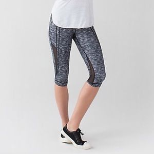 Lululemon Drop it Likes its Hot, size 4