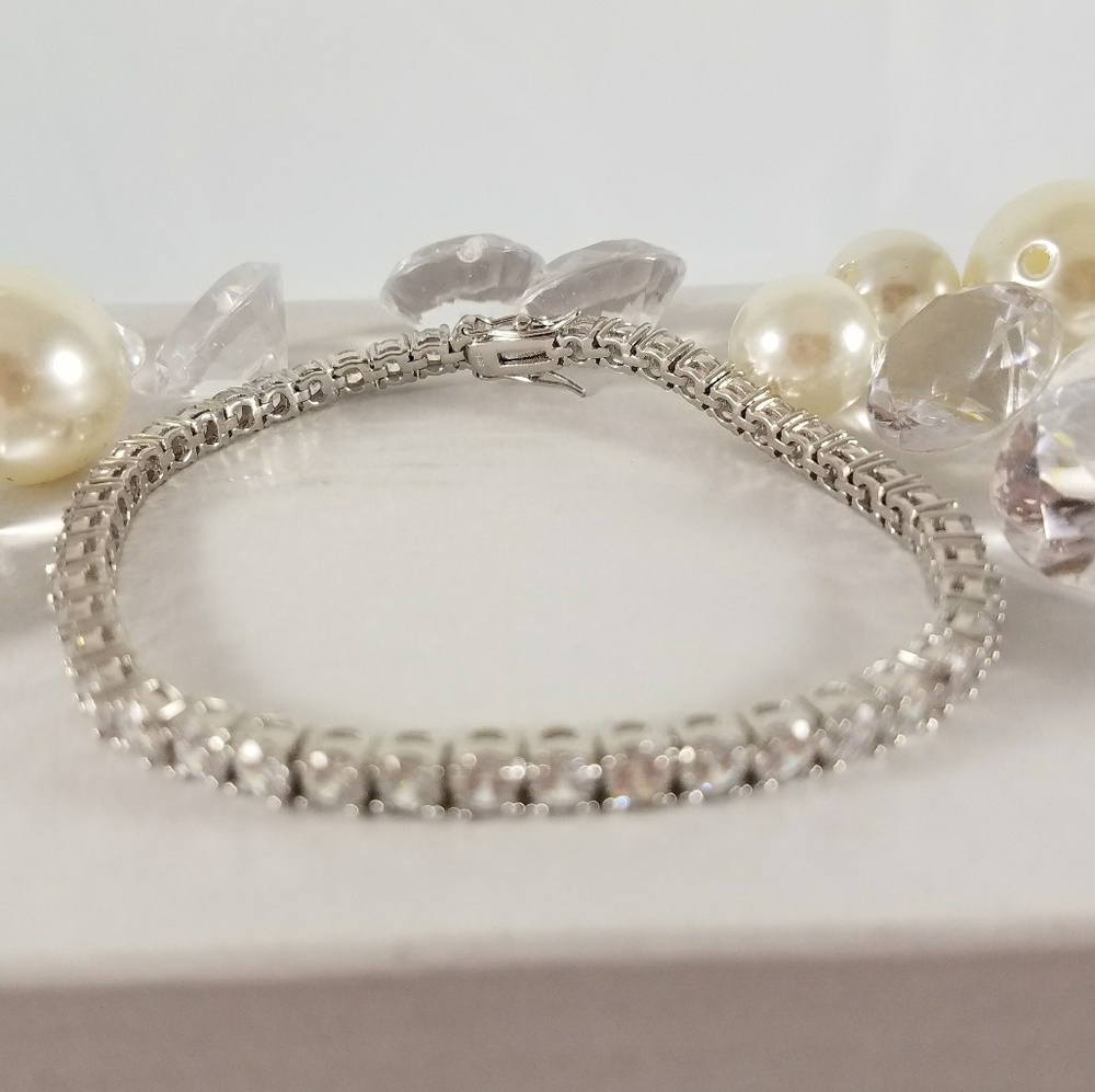 Tennis Bracelet 14k gold plated 4mm 8 inches - Picture 7 of 13