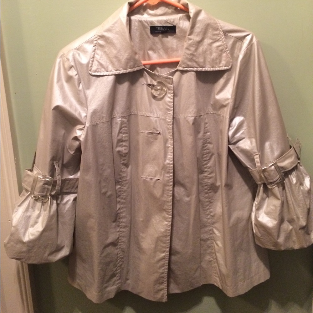 💙 CLOSET SALE Tribal brand silver luxe jacket. 💙