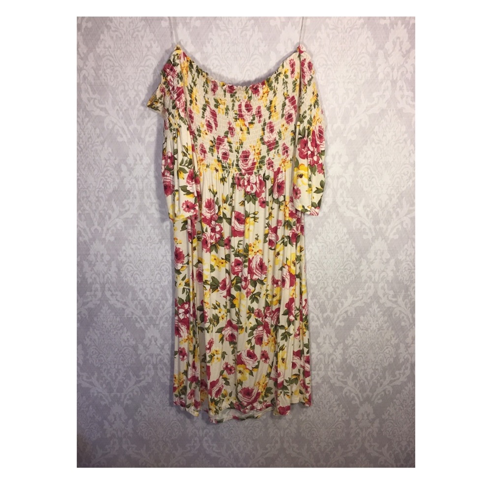 ▪️Comfy Ivory Floral Dress - Picture 6 of 6