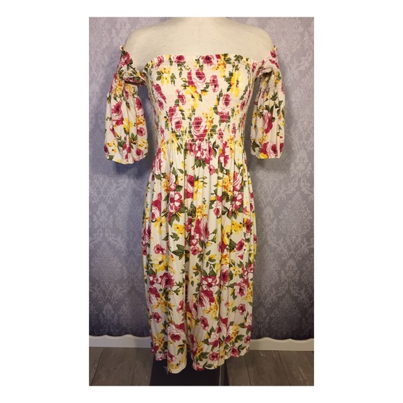 ▪️Comfy Ivory Floral Dress - Picture 2 of 6