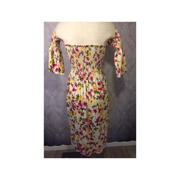 ▪️Comfy Ivory Floral Dress - Picture 3 of 6