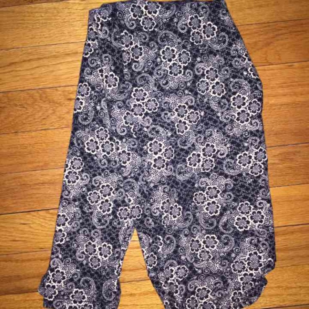Lularoe Black and White Leggings OS