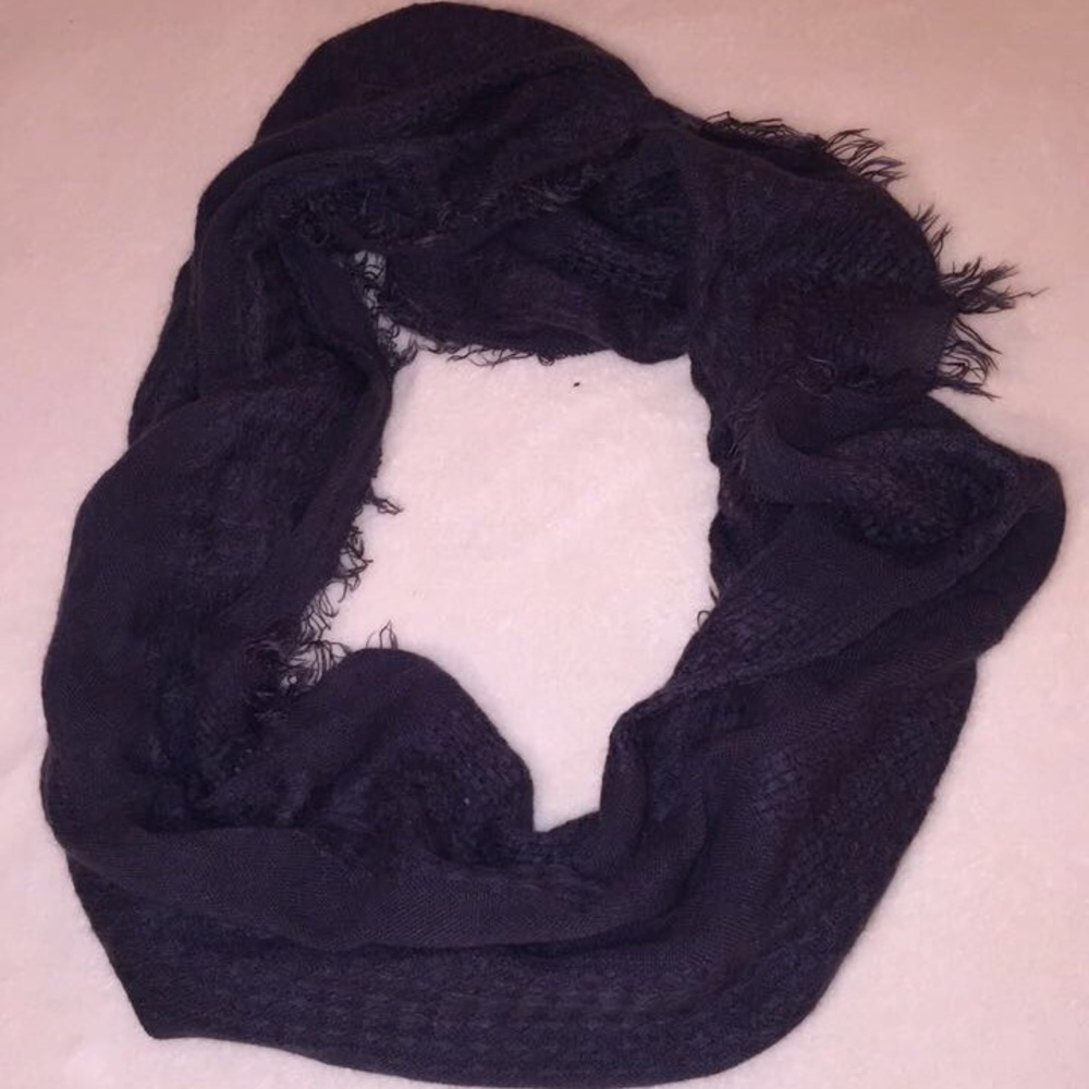Grey cozy scarve