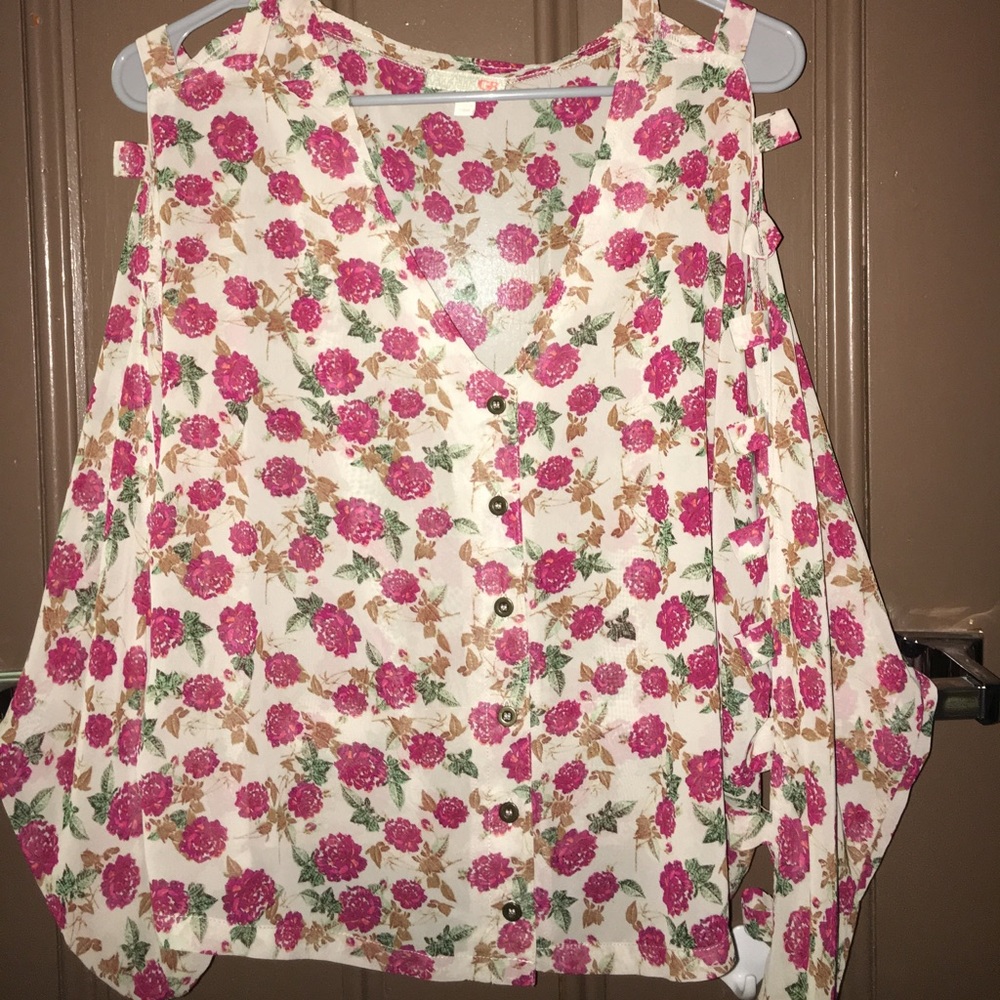 🔹SOLD🔹 Rose cut out blouse