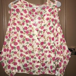🔹SOLD🔹 Rose cut out blouse