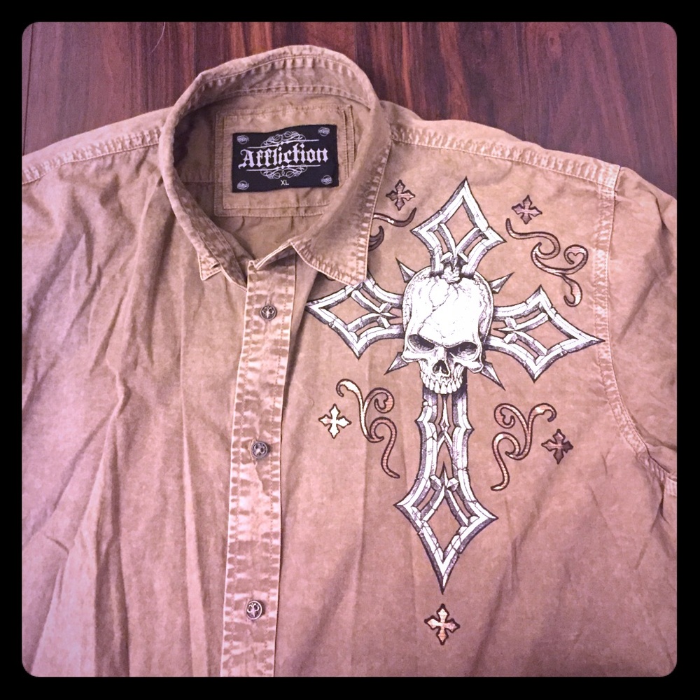NWOT-Men's Affliction Button up