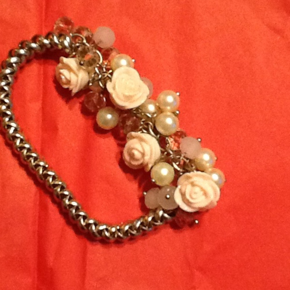 Light pink rose stretch bracelet