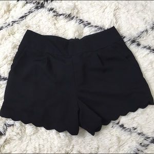 NWOT boutique scallop black shorts