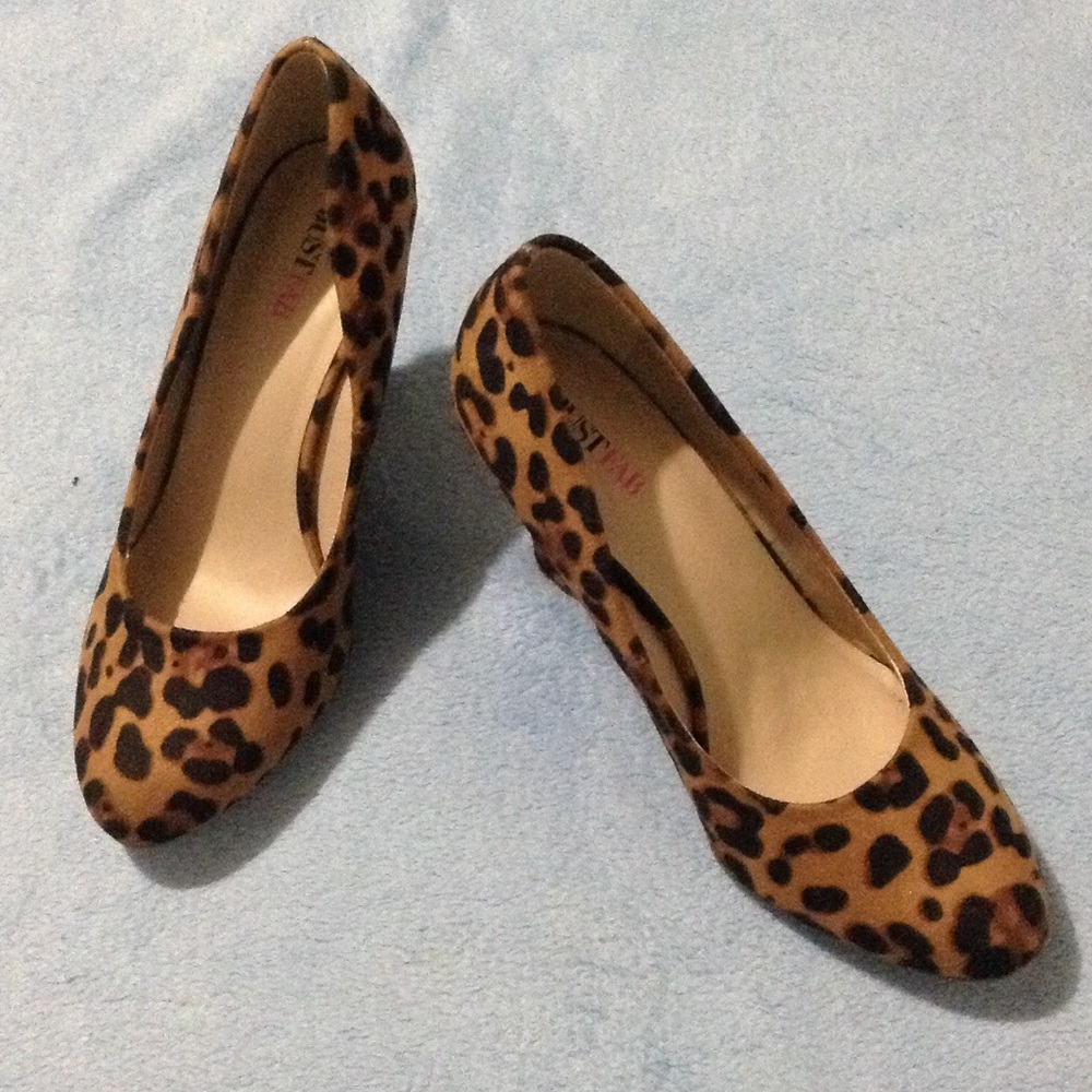 Cheetah Print Heels 💕