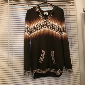 NWOT Super Soft Aztec Alpaca design hoodie
