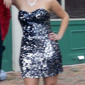 Short Black Strapless Sequined Prom/formal dress